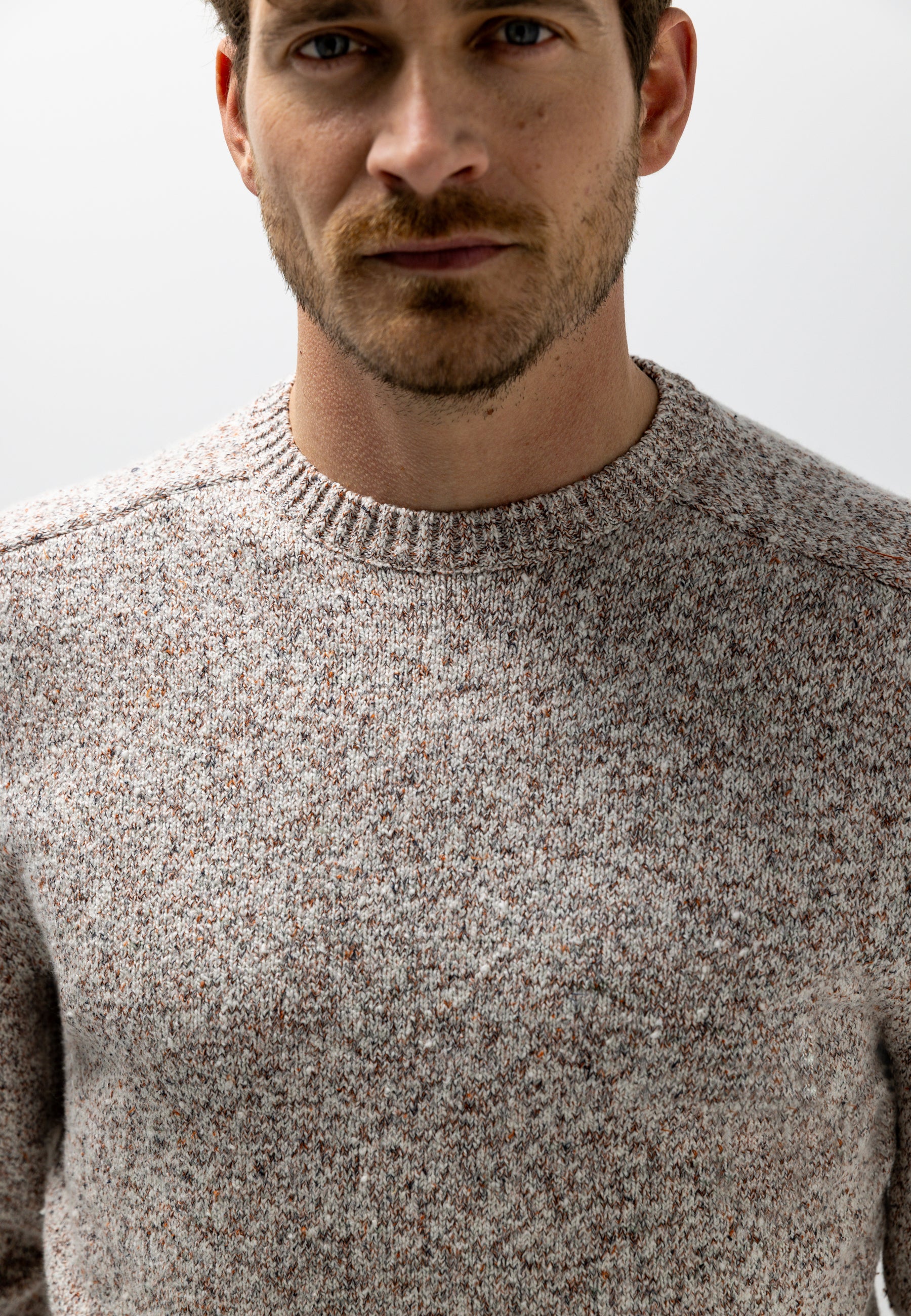 Crew neck jumper with saddle sleeves