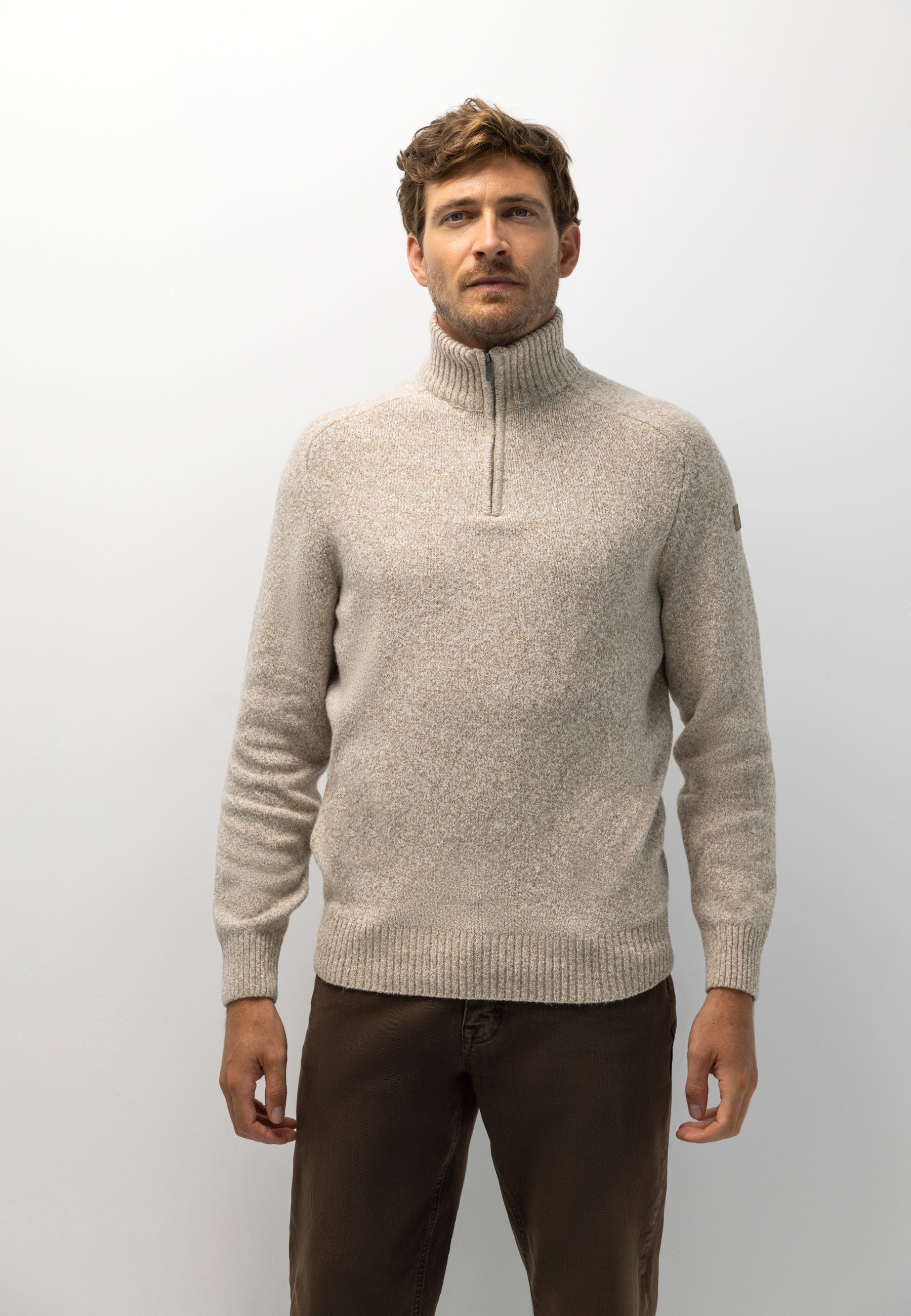Chunky-knit jumper with half zip