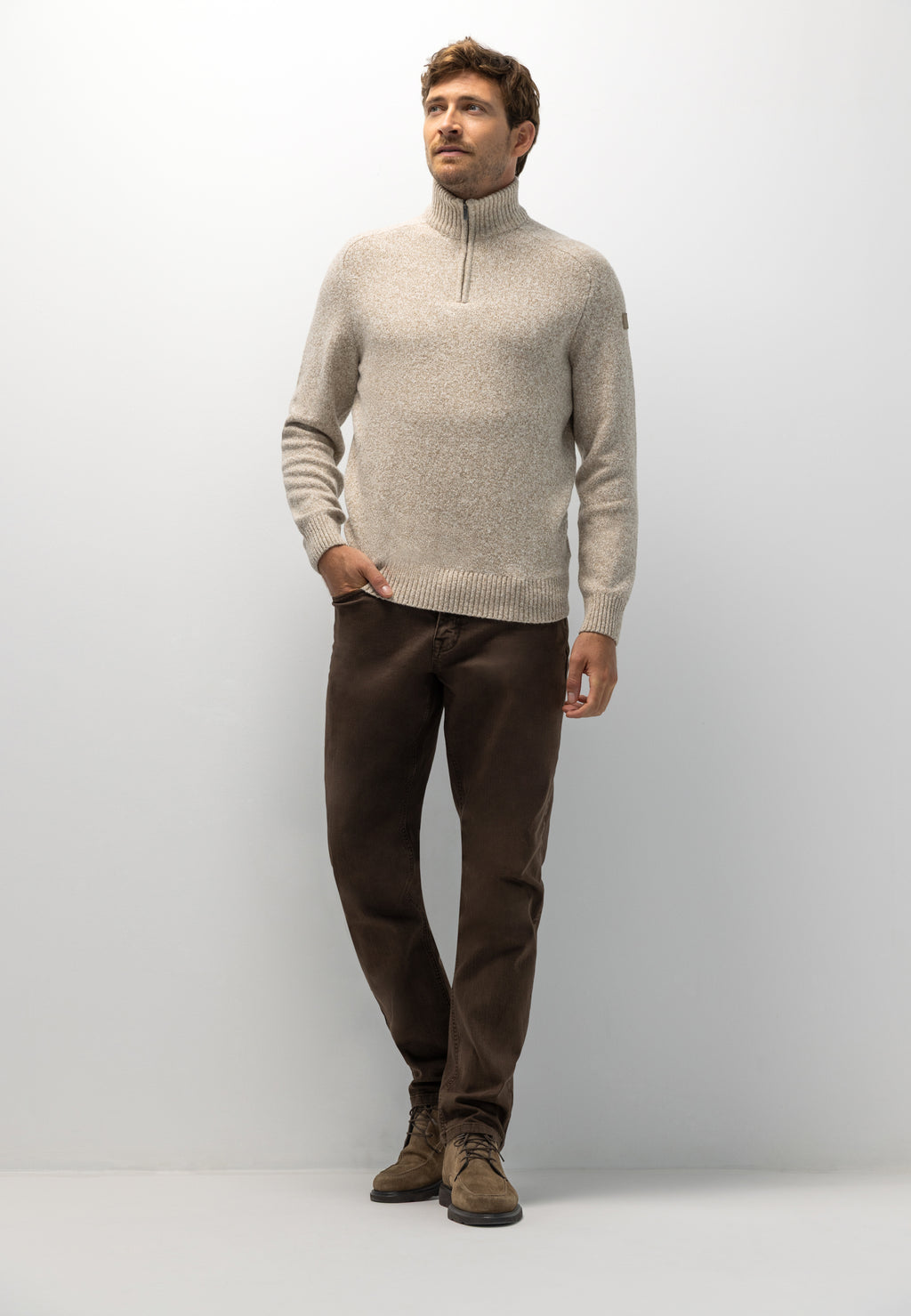 Chunky-knit jumper with half zip