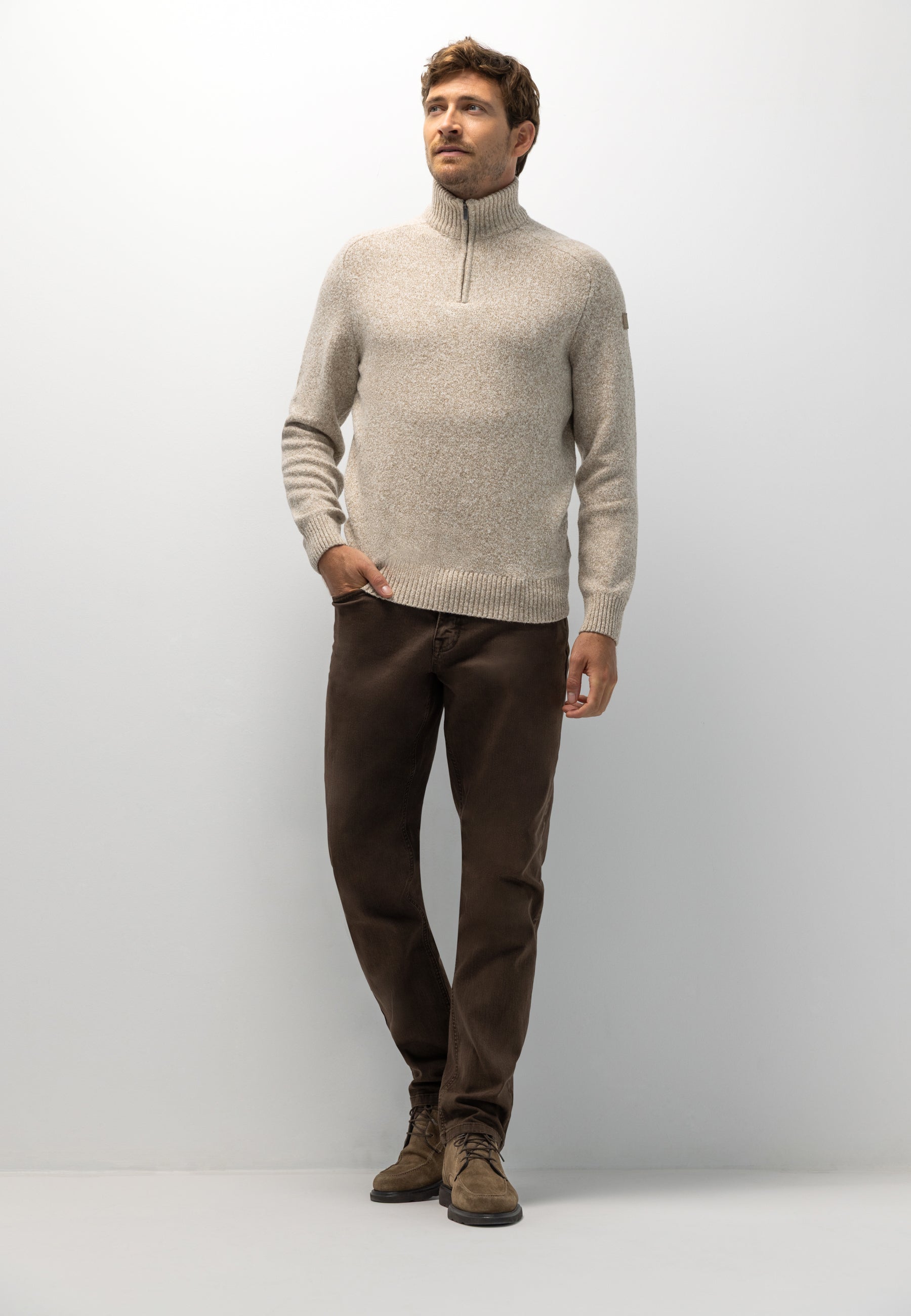 Chunky-knit jumper with half zip