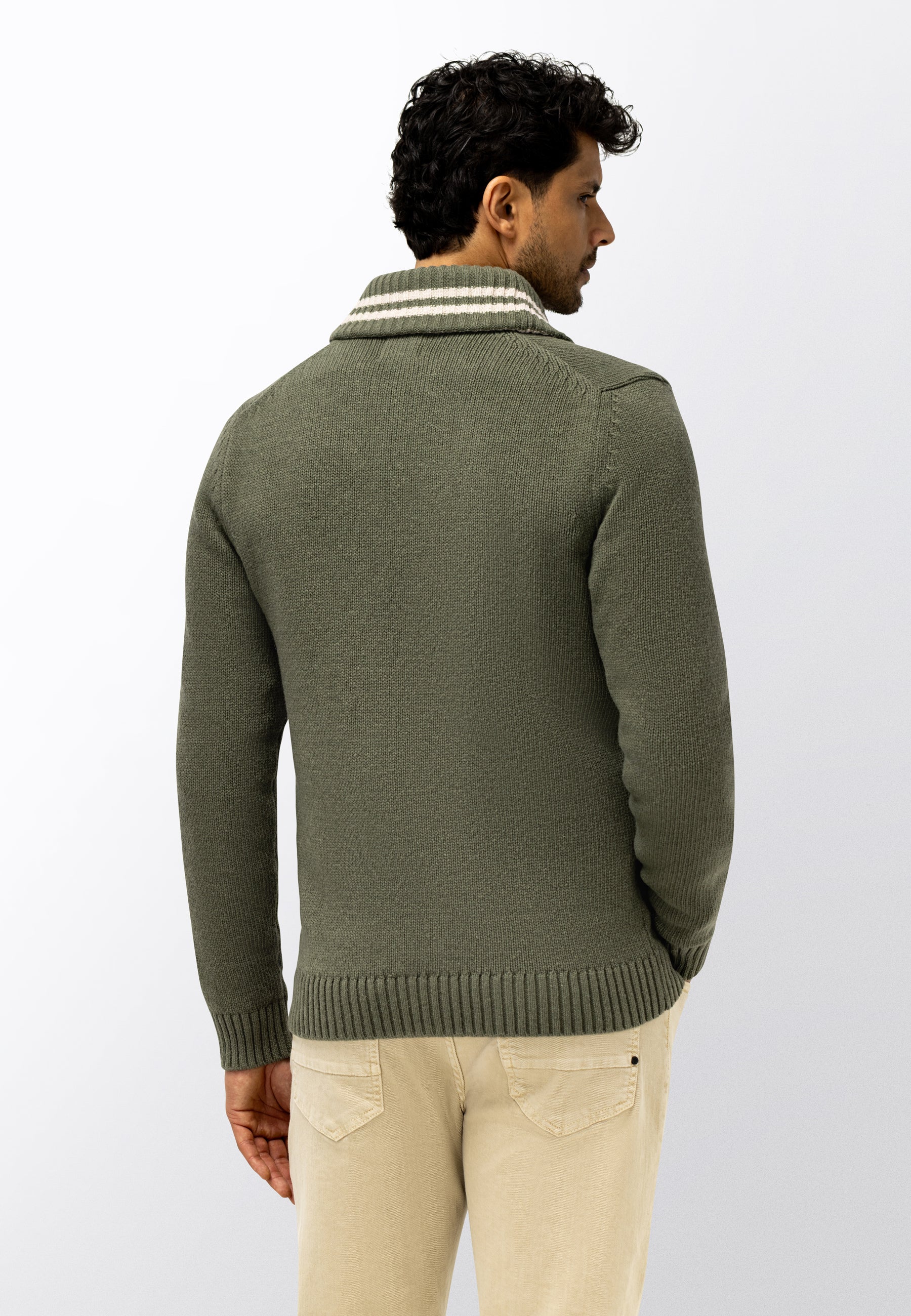 Chunky-knit cardigan with shawl collar