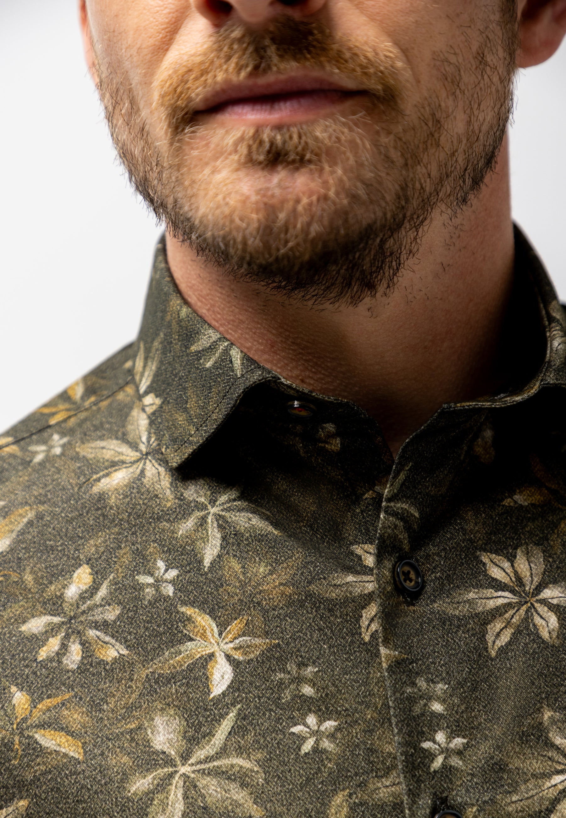 Shirt with botanical print