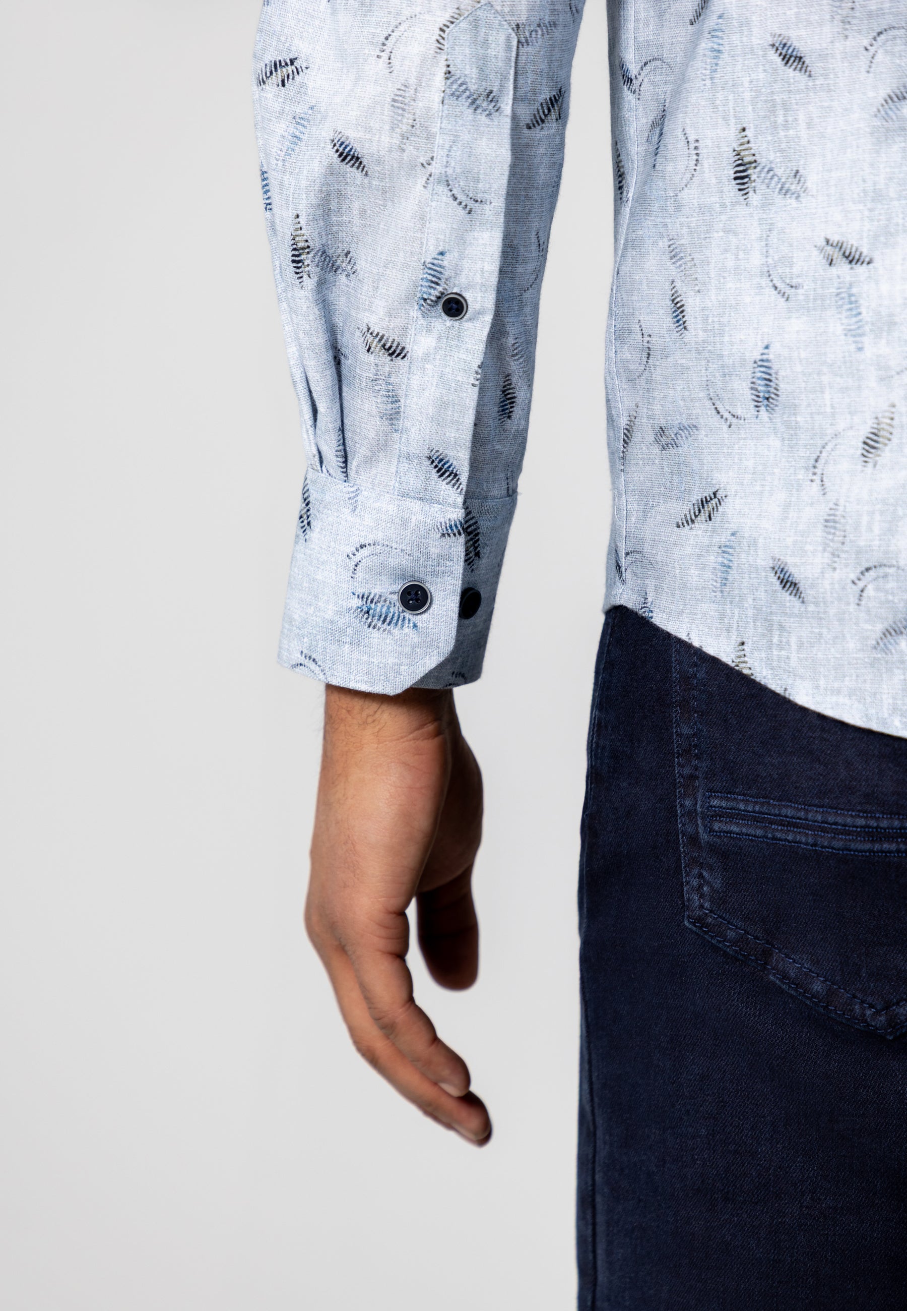 Twill shirt with botanical print