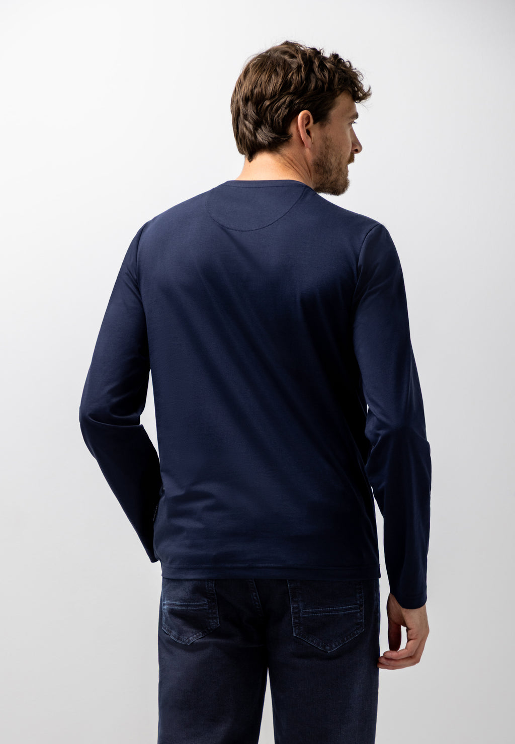 Long-sleeved T-shirt