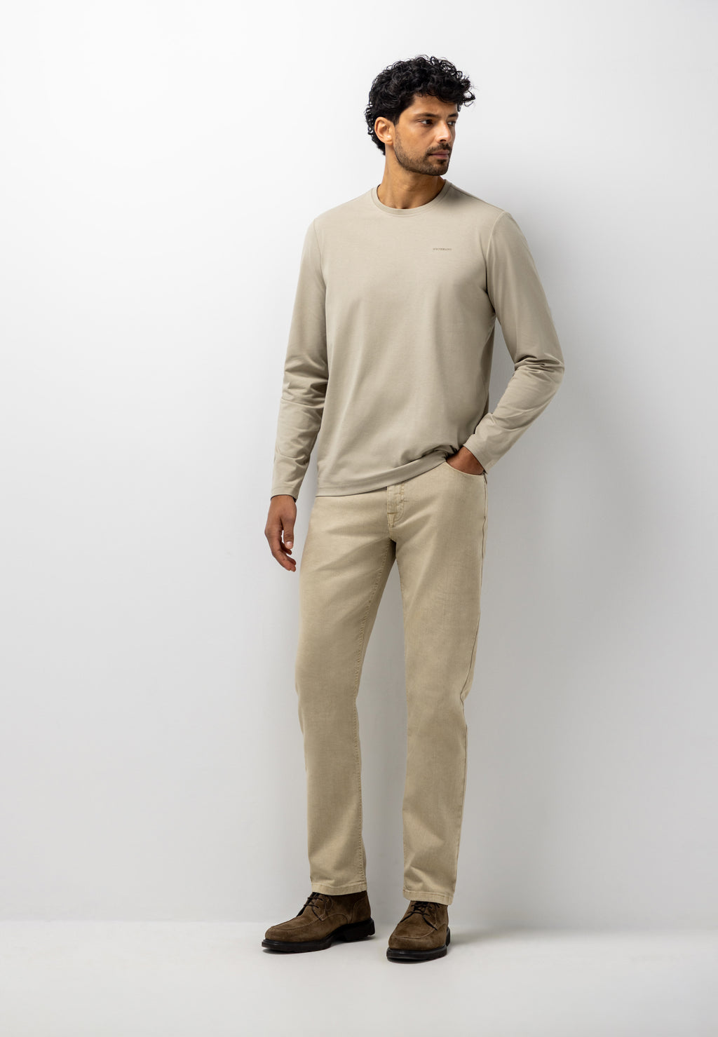 Long-sleeved T-shirt
