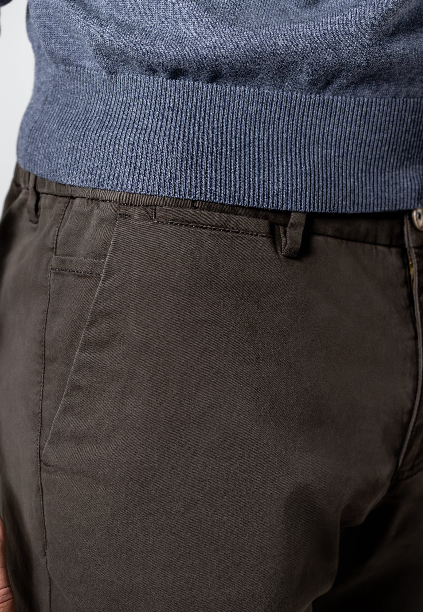 Chino NAVIGATOR en sergé stretch