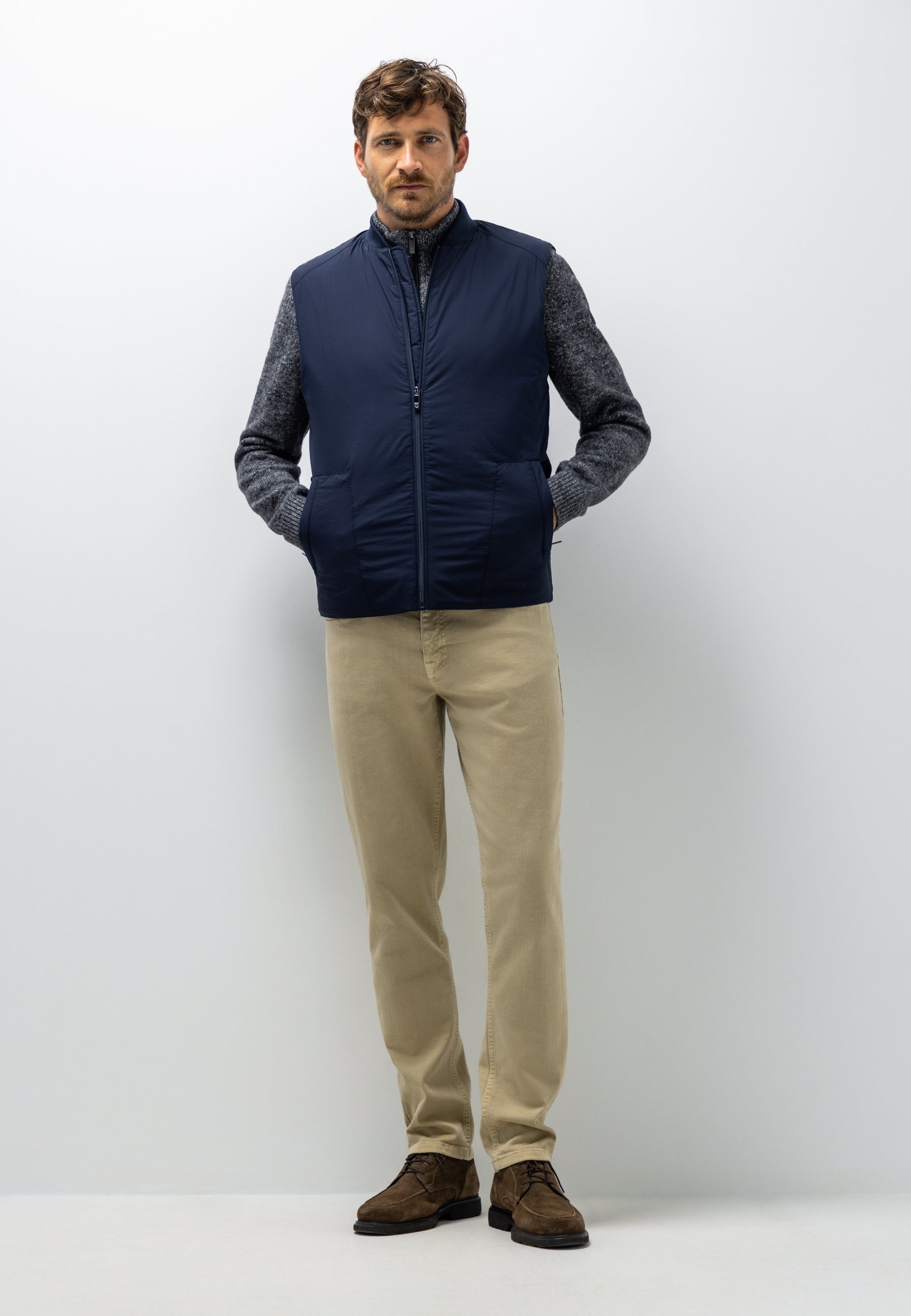 Bodywarmer with bomber collar