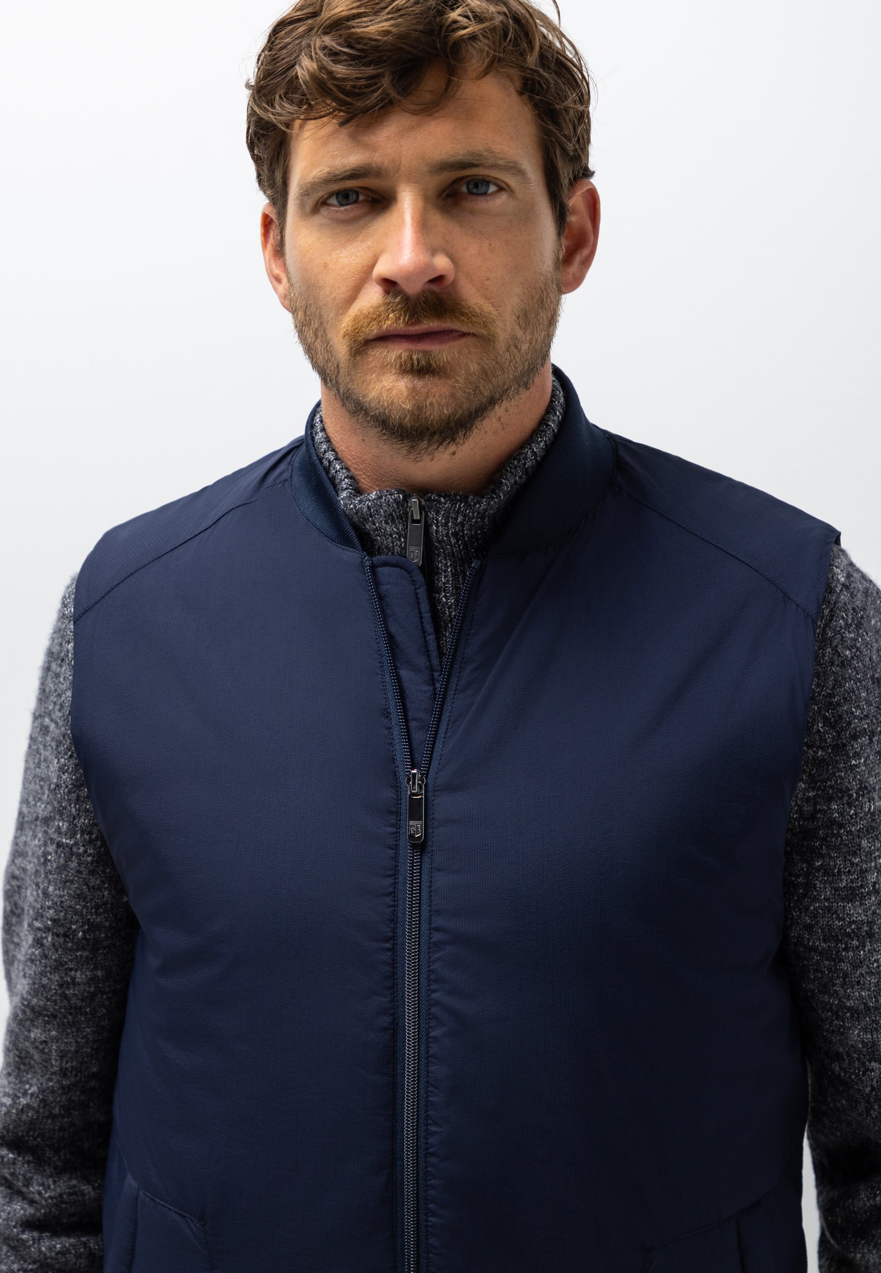 Bodywarmer with bomber collar