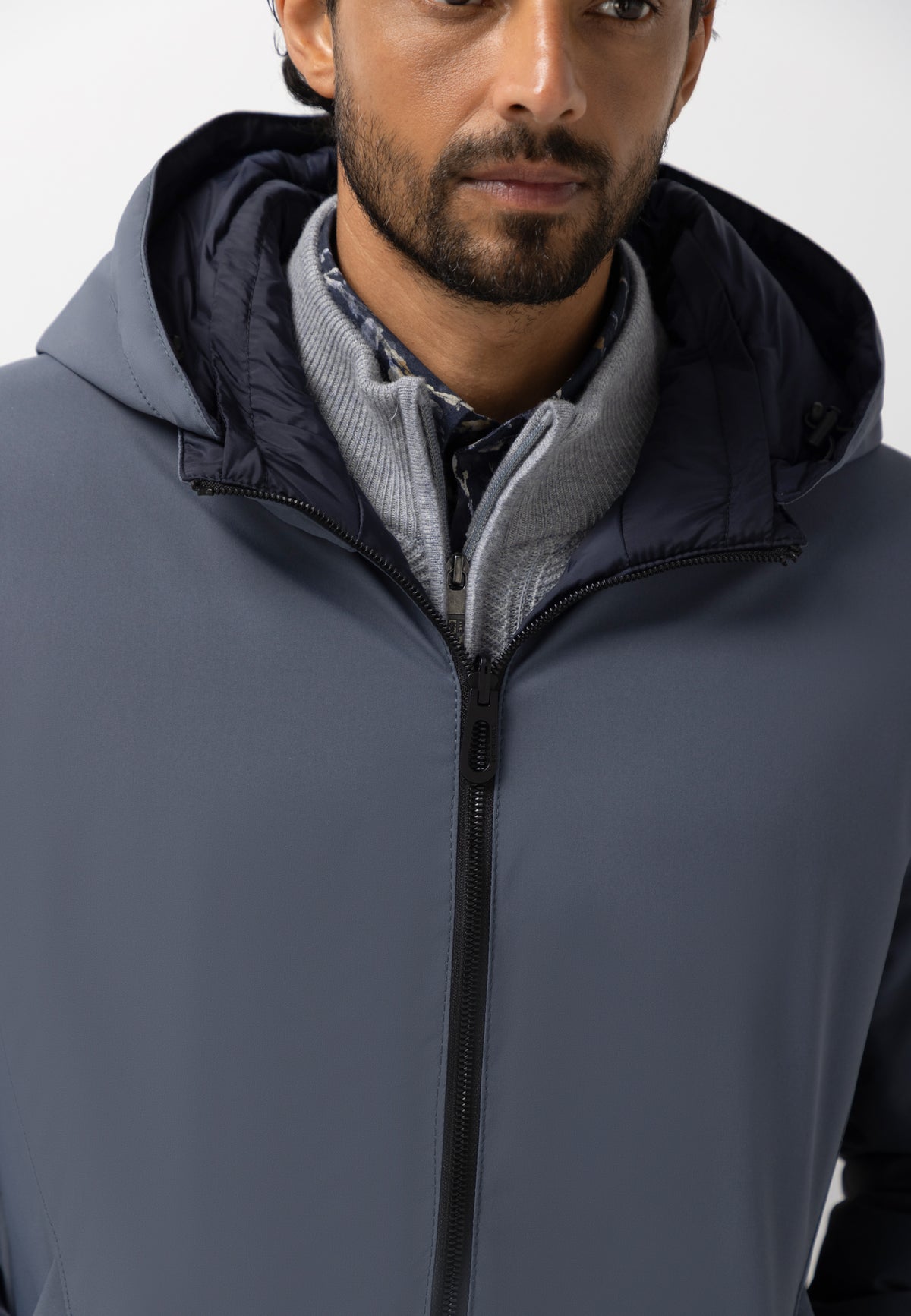 Wendbare Jacke mit Kapuze