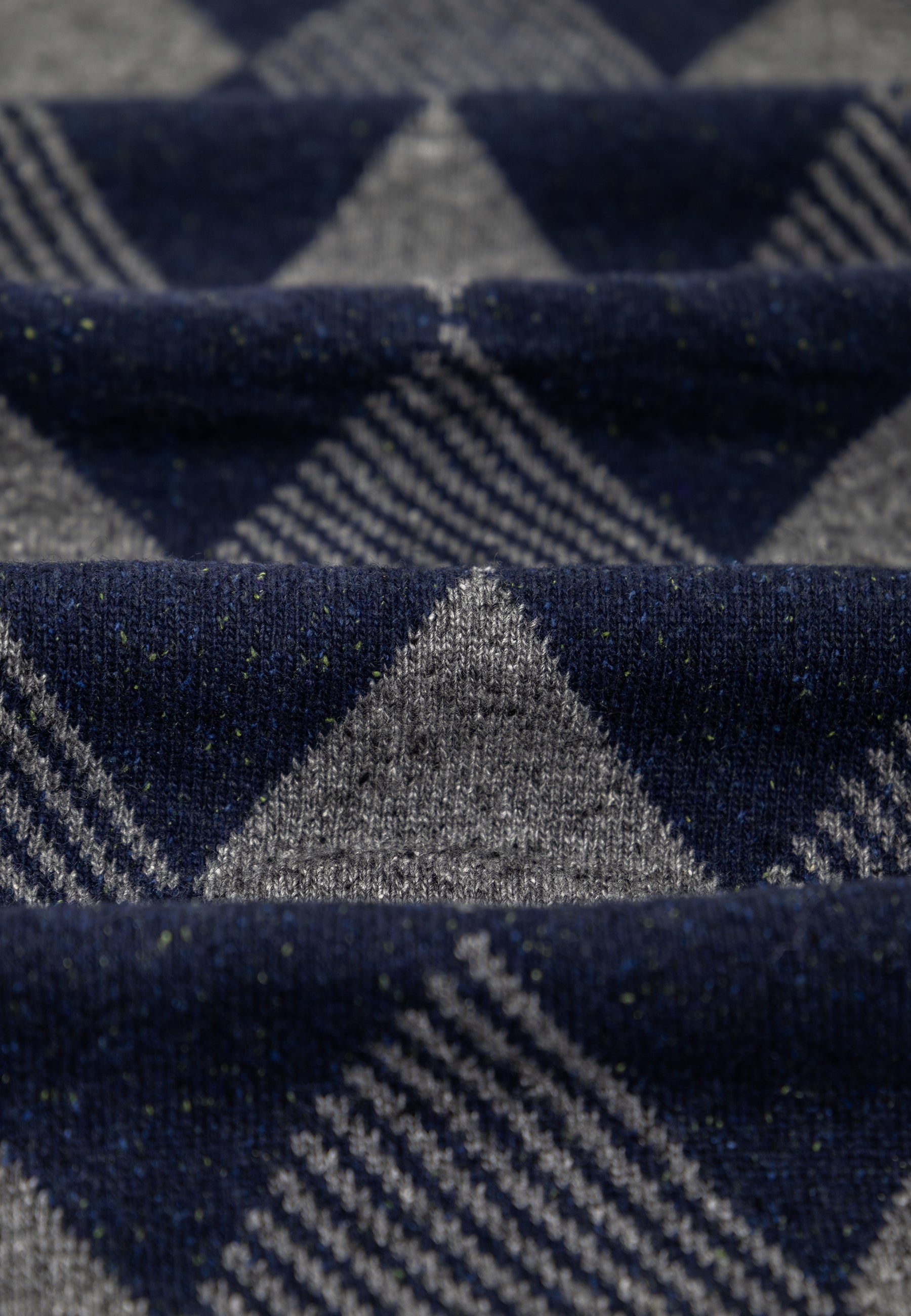Scarf with large checks