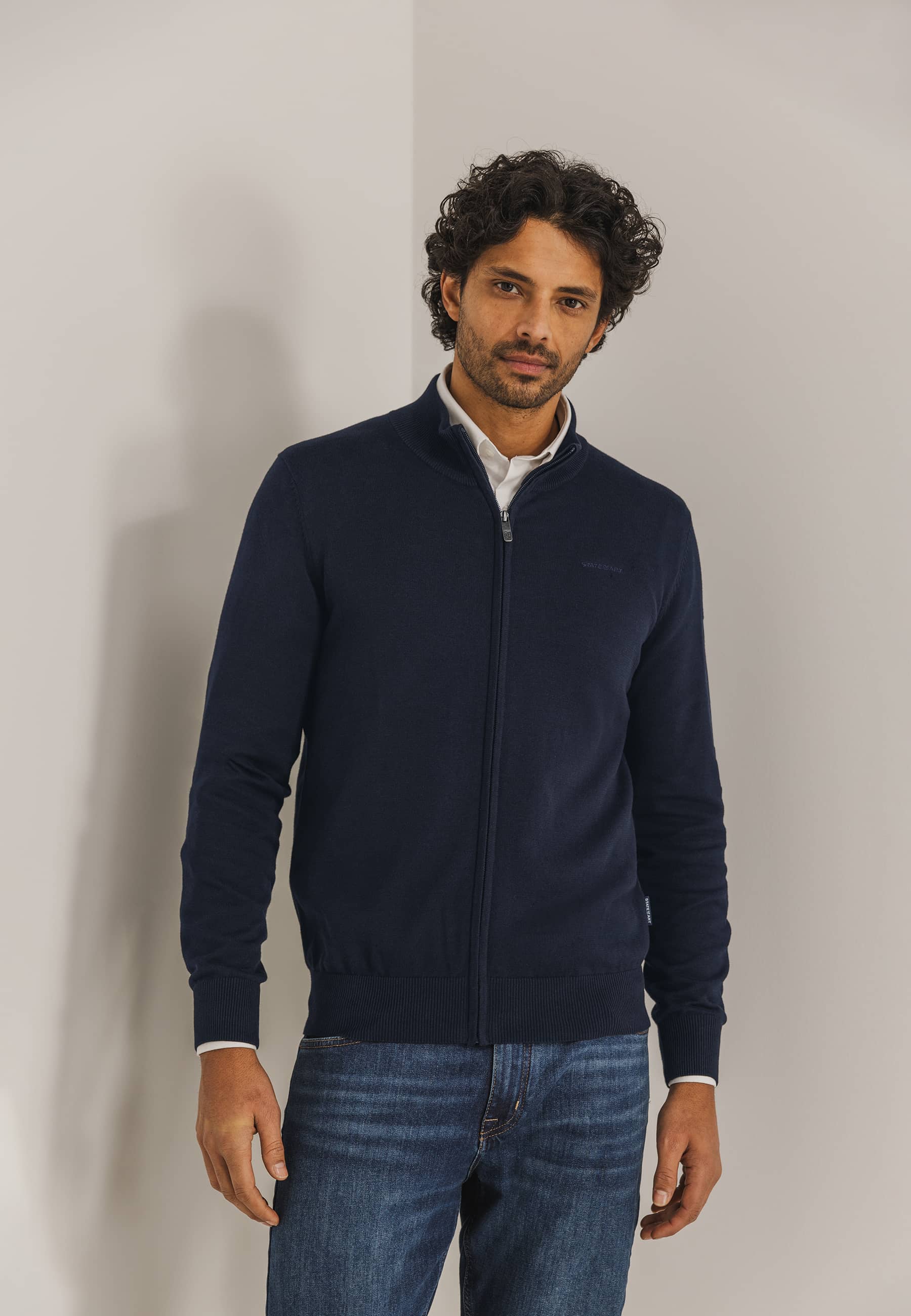 ESSENTIALS fijngebreid vest