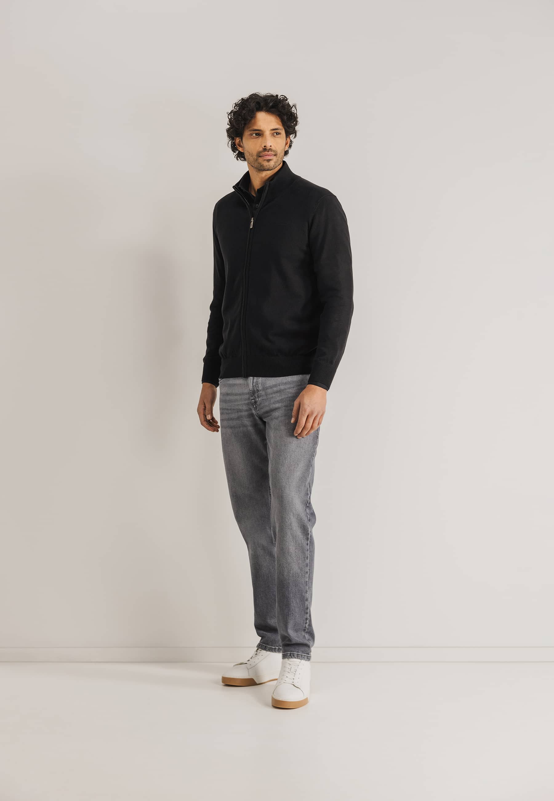 ESSENTIALS fijngebreid vest