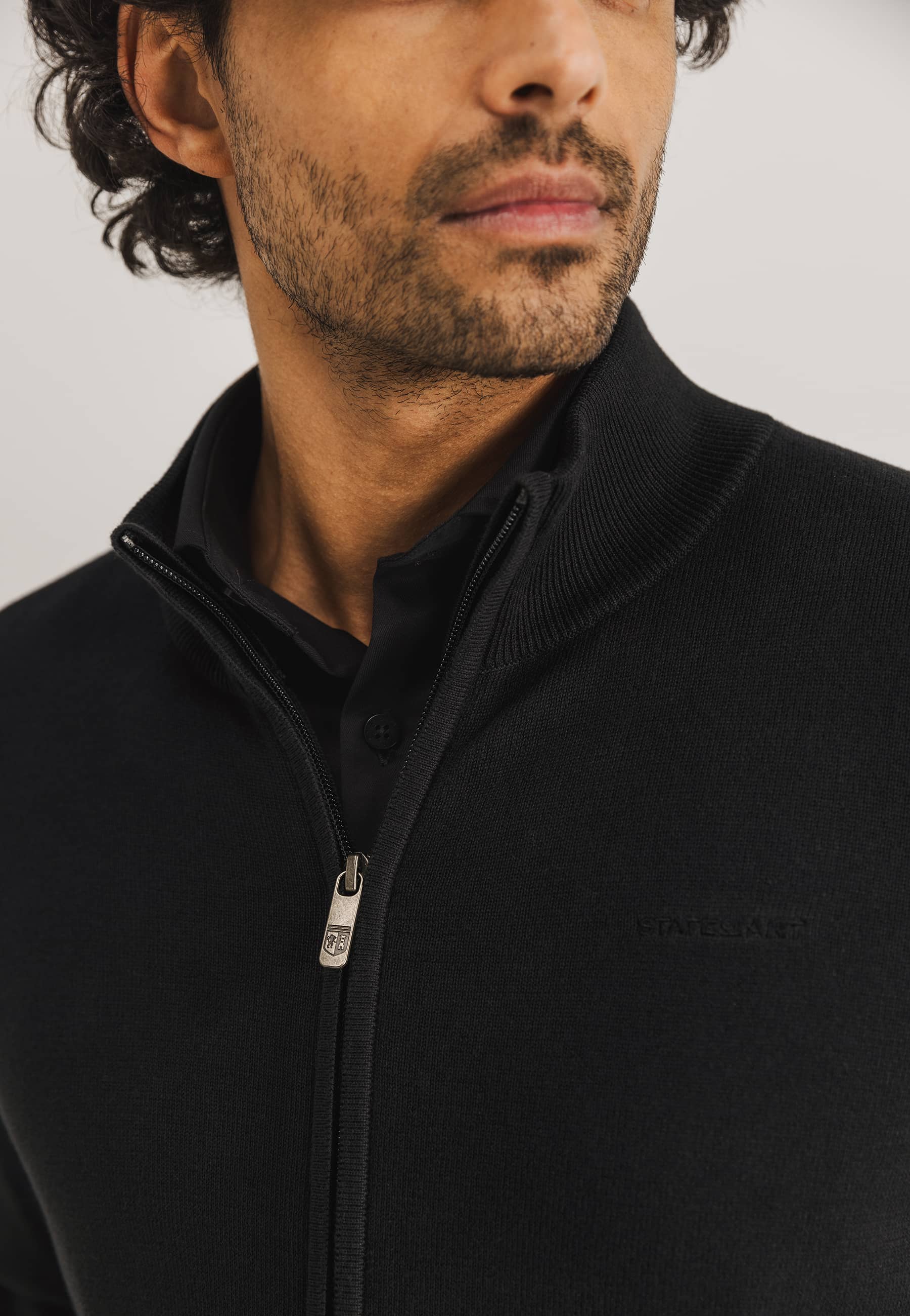 ESSENTIALS fijngebreid vest