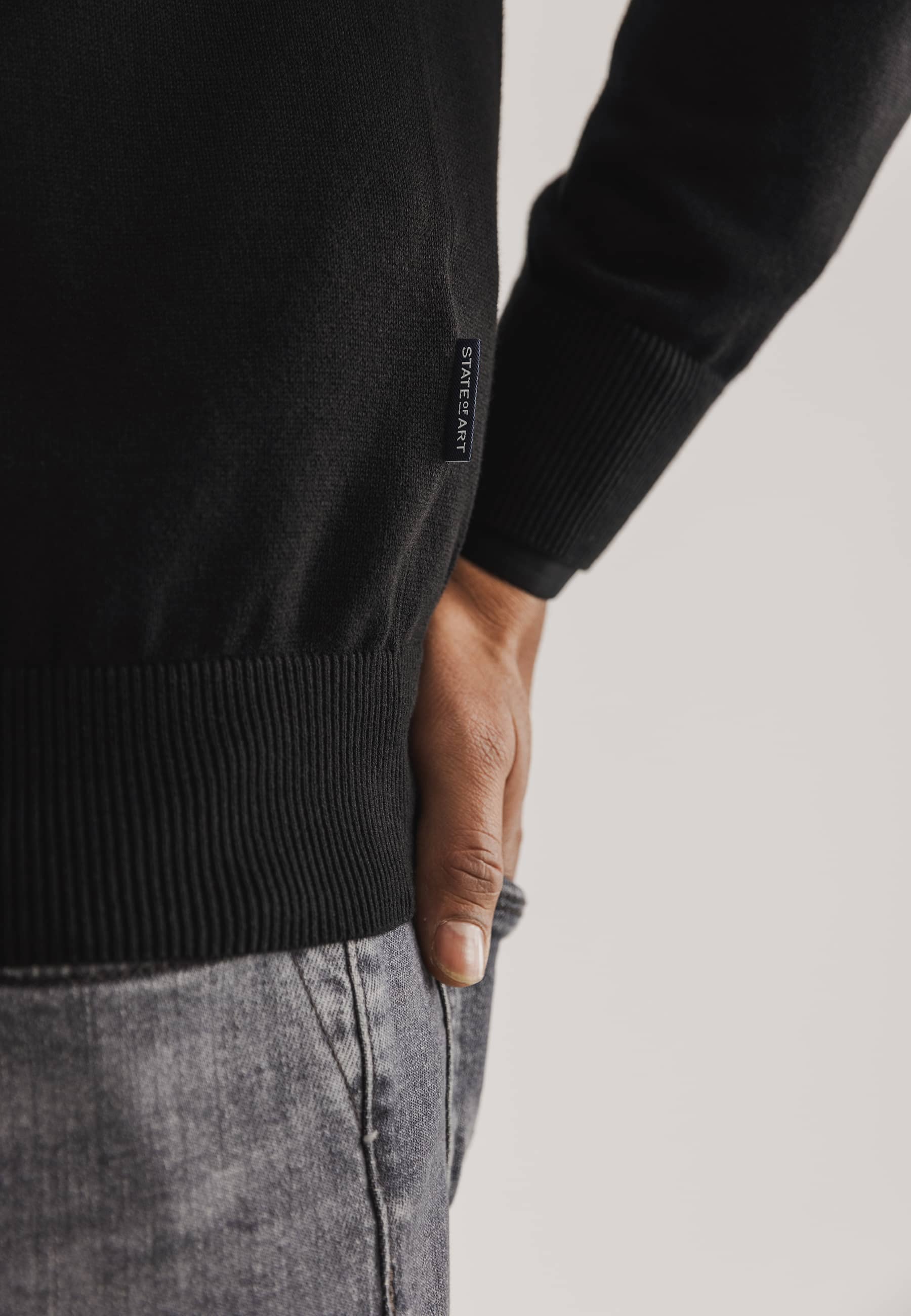 ESSENTIALS fijngebreid vest