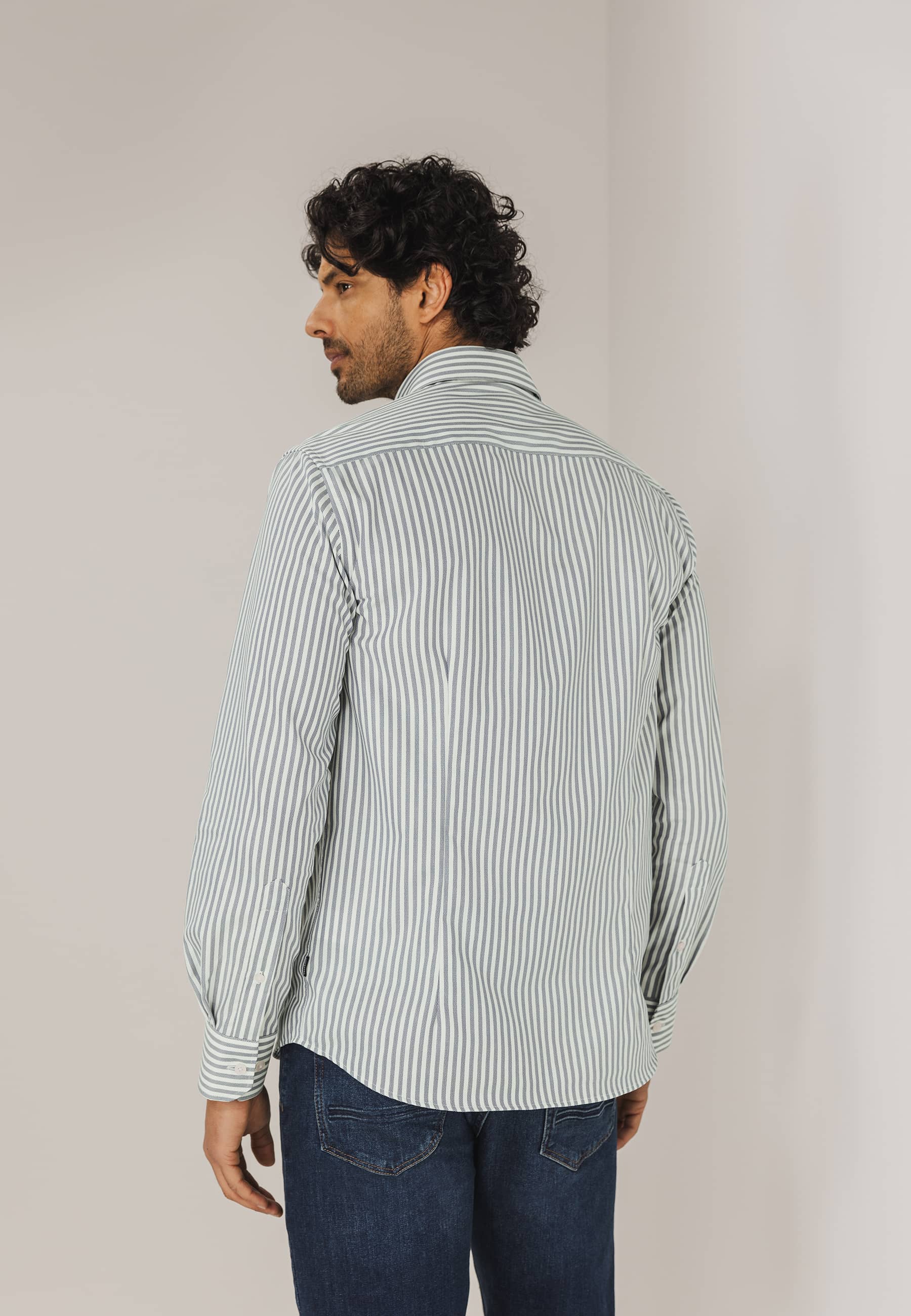 Chemise ESSENTIALS à rayures