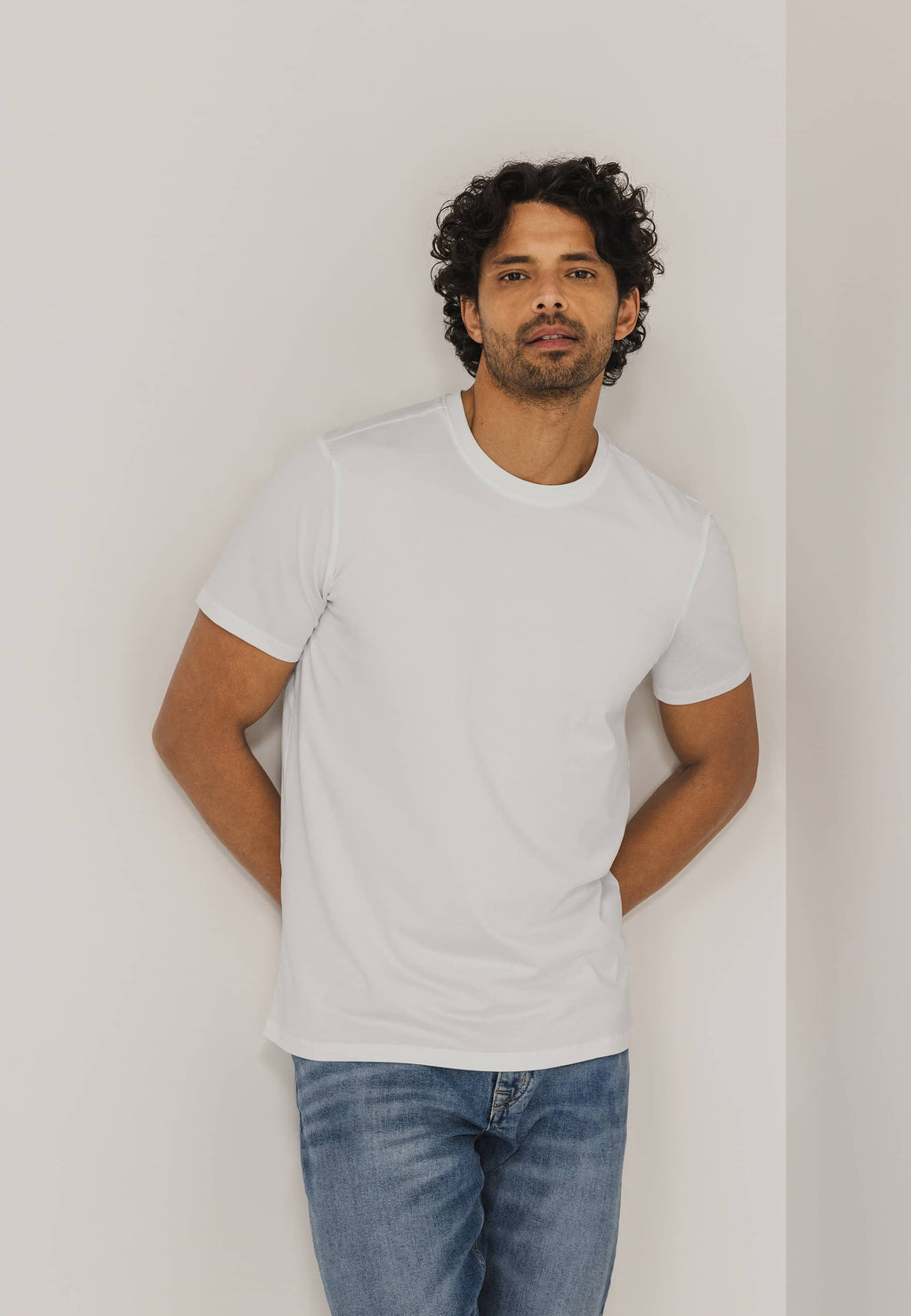 T-shirt ESSENTIALS à col rond