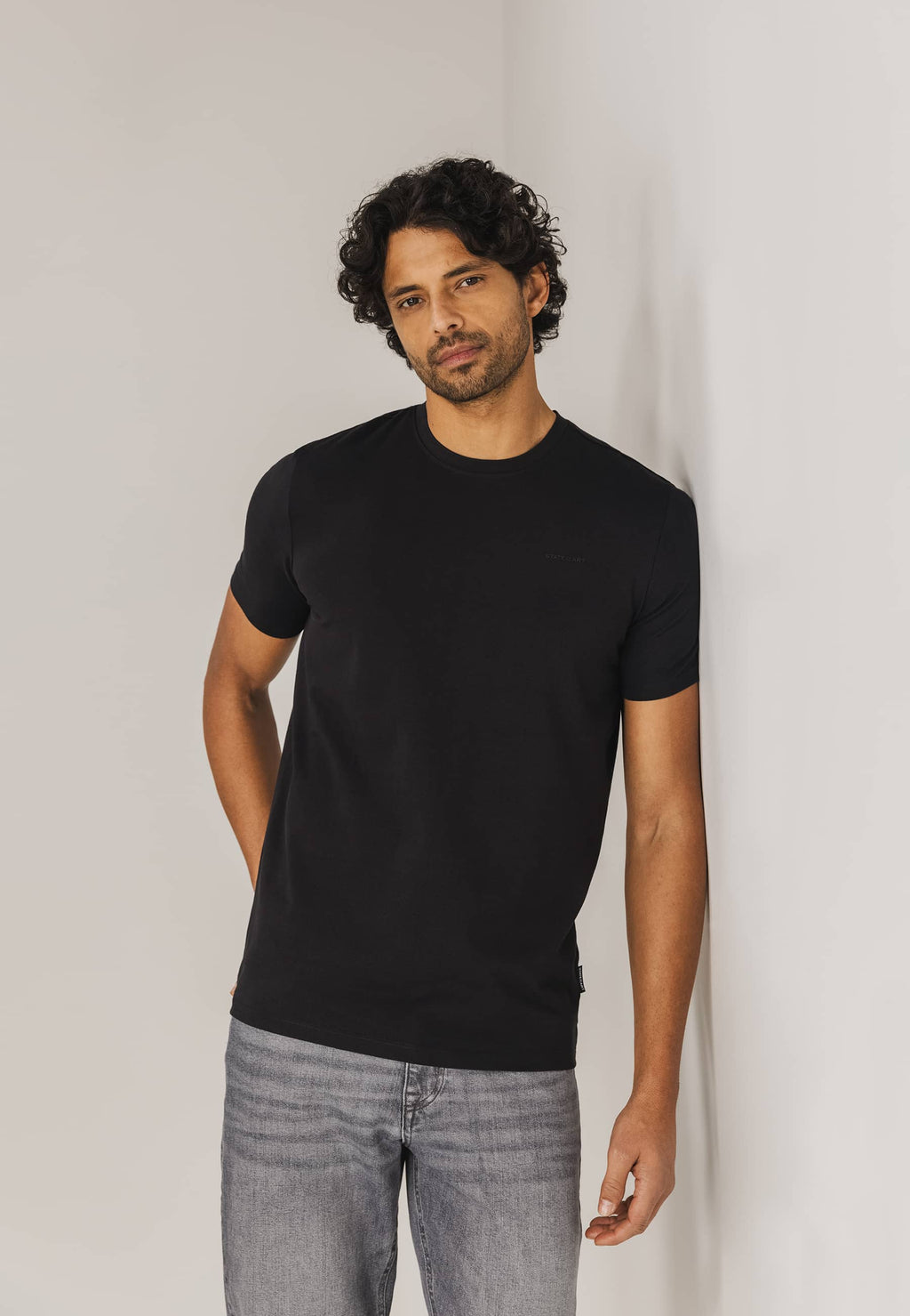 ESSENTIALS T-shirt with crew neck
