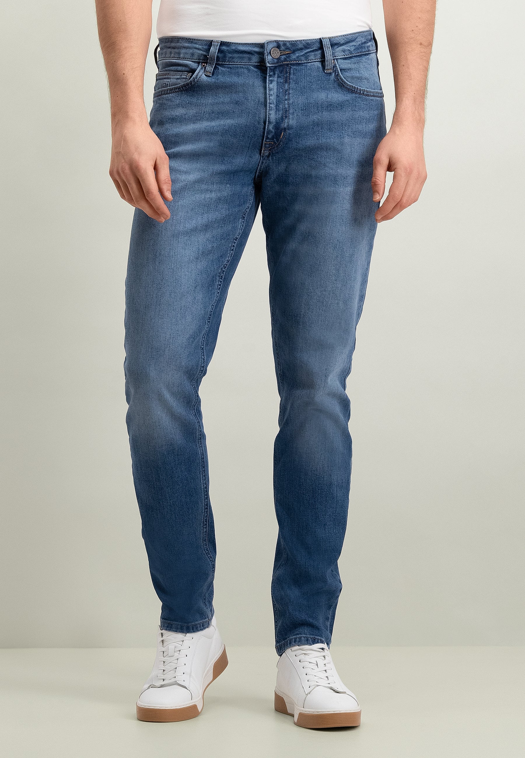 DRIVER tapered fit 5-pocket in stretch denim