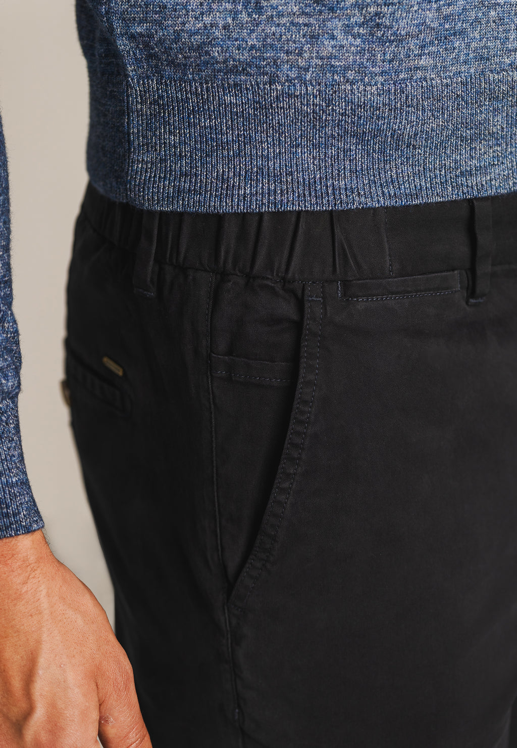 NAVIGATOR stretch chinos in twill fabric