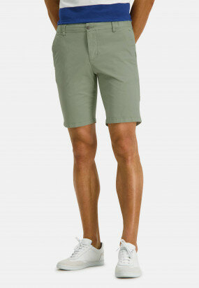 Shorts-in-a-chino-look---leafgreen-plain