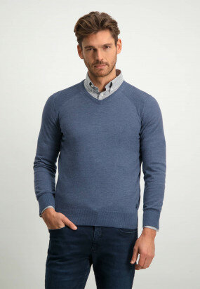 Pullover-mit-V-Ausschnitt-aus-einem-Baumwolle-Mix---grau-blau-uni