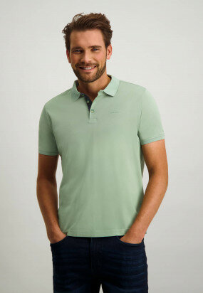 Polo-with-logo-on-the-chest---leafgreen-plain