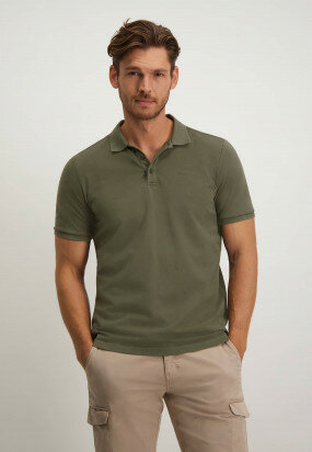 Cotton-polo-in-regular-fit---moss-green-plain