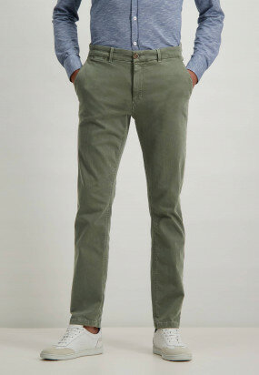 Stretch-chino-with-modern-fit---moss-green-plain