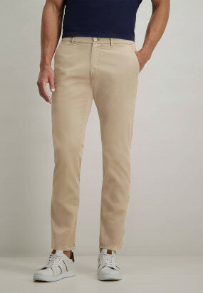 Stretch-chino-with-modern-fit---beige-plain