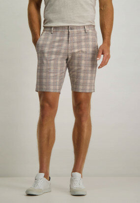 Shorts-with-printed-check-motif---cognac/beige