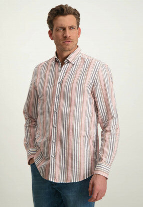 Oxford-shirt-with-stripe-pattern