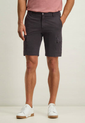 Cargo-shorts-in-twill-cotton