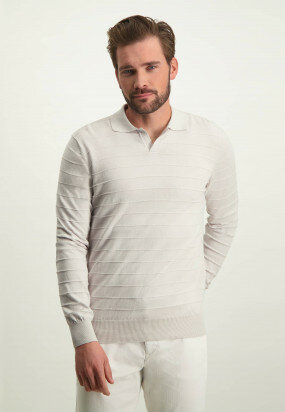 ATELIER-Pullover-aus-luxuriösen-Materialien---weiß-uni