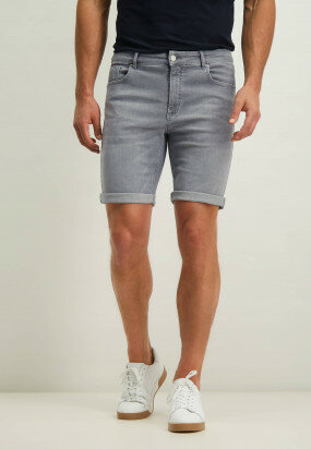 Denim-shorts-with-regular-fit