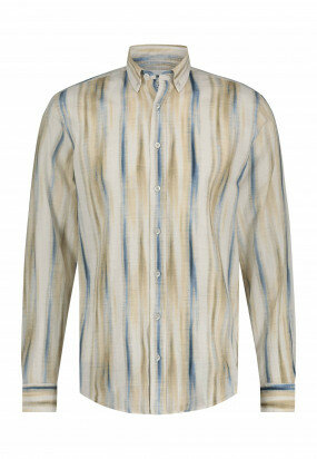 Shirt-with-structured-pattern