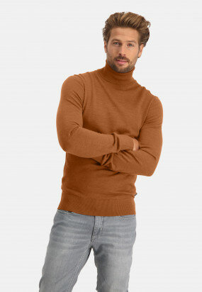 Pullover-with-turtle-neck-of-blended-wool