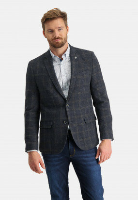 Checked-blazer-with-a-modern-fit