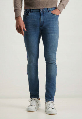 Stretch-jeans-with-modern-fit---cobalt-plain