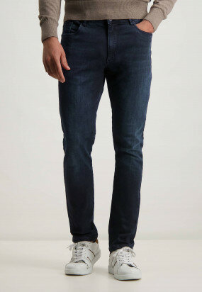 Modern-fit-stretch-jeans---dark-blue-plain