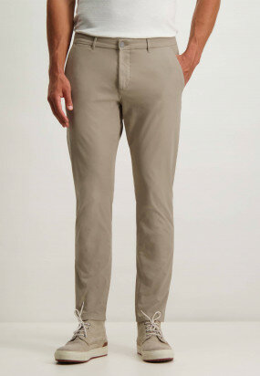 Stretch-chinos-with-modern-fit---beige-plain