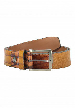 Belt-made-of-exotic-leather-pieces---cognac-plain