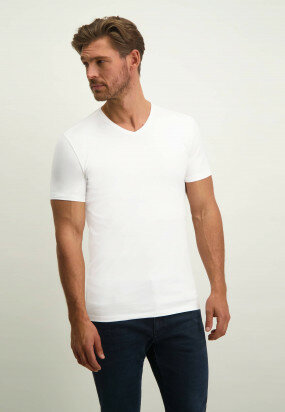 ESSENTIALS-T-shirt-with-V-neck
