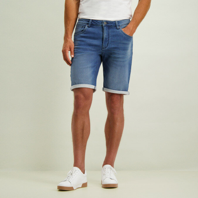 Denim-shorts-in-a-cotton-blend